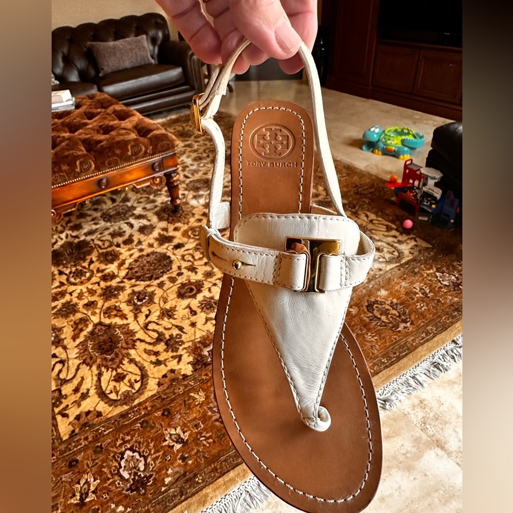 Tory Burch - Size 9